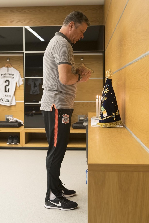 Walmir Cruz no vestiário da Arena Corinthians antes do confronto decisivo contra o Vitória