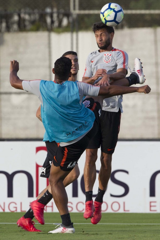 O treino de campo contou apenas com jogadores reservas