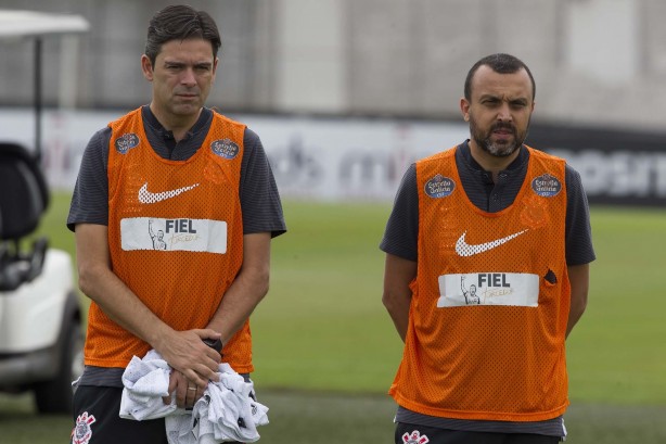 Cuca e durante o último treino antes do Dérbi, contra o Palmeiras