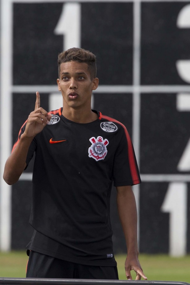 Pedrinho será titular contra o Palmeiras, na Arena Corinthians, pelo Brasileirão