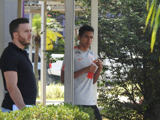 Fessin, recém-contratado, viu de longe o jogo-treino