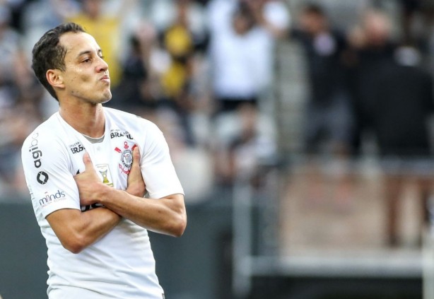 Rodriguinho durante jogo contra o Palmeiras; Meia marcou o único gol da partida