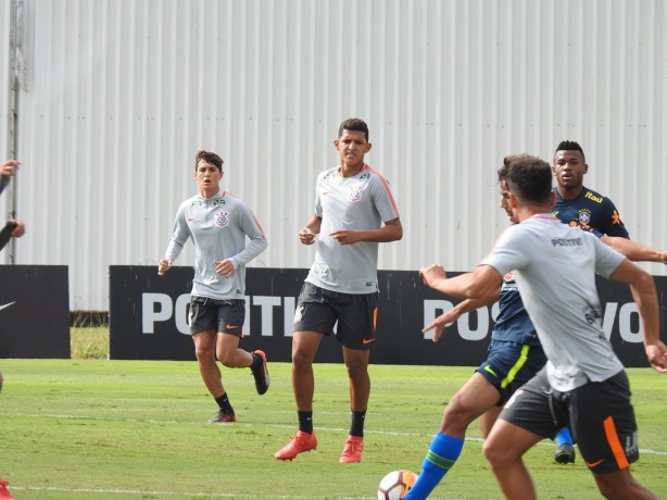 Sem intensidade, Matheus Matías não foi bem no jogo-treino