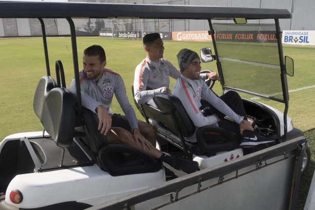 Titulares não foram a campo no treino de hoje no CT