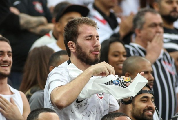 Torcida comemorou muito a vitória contra o Palmeiras, na Arena Corinthians, pelo Brasileirão