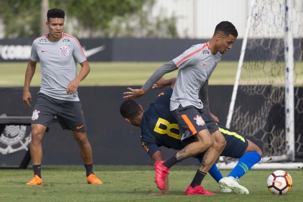 Bruno Xavier durante jogo-treino com a seleção sub-20, no CT Joaquim Grava