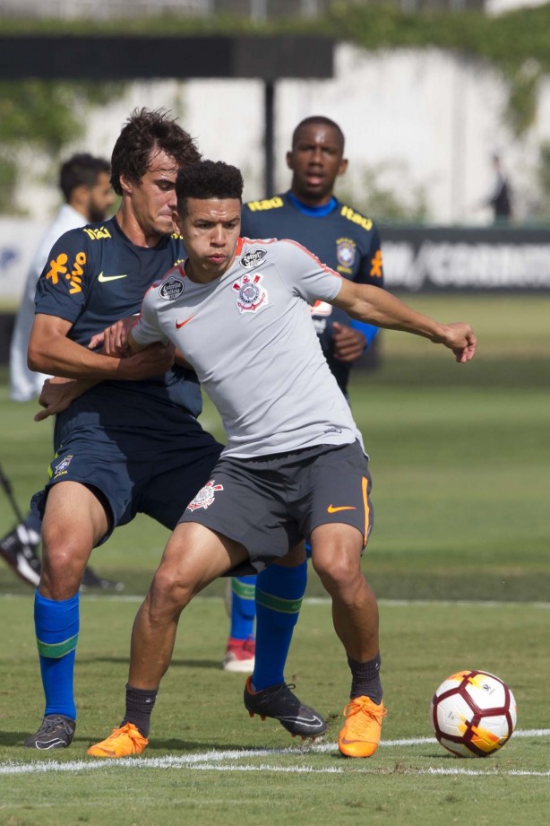 Marquinhos Gabriel durante jogo-treino com a seleção sub-20, no CT Joaquim Grava