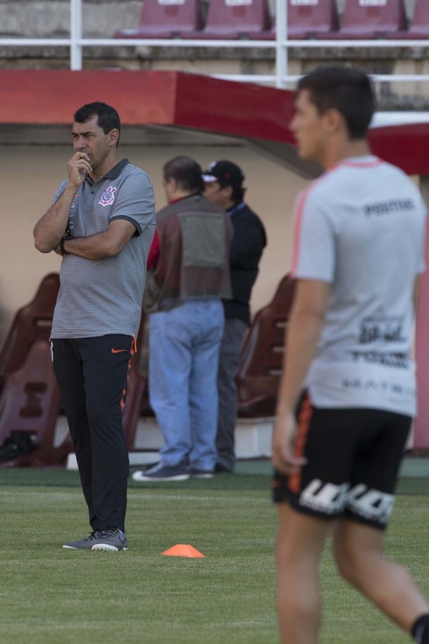Fábio Carille comandou o treino no estádio do Deportivo Lara, na Venezuela