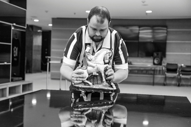 Luis Butti, agora,  um dos guias do tour da Arena Corinthians