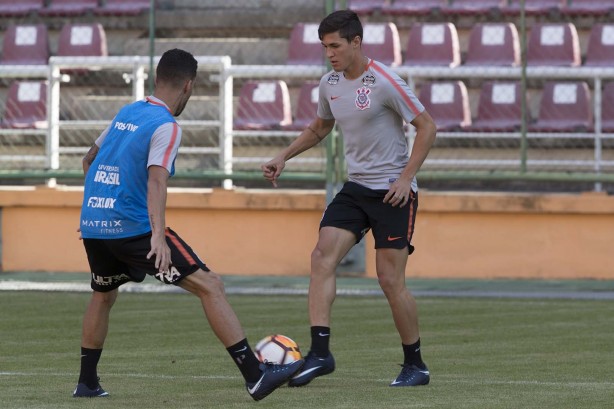 Mateus Vital durante treino no estádio Metropolitano de Lara, na Venezuela