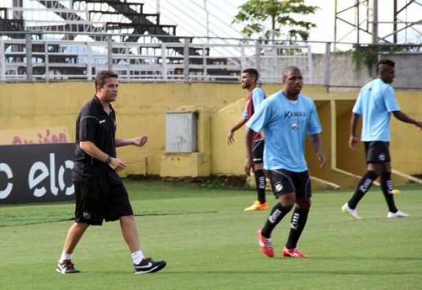 Loss no repetiu sucesso da base com os profissionais do Bragantino