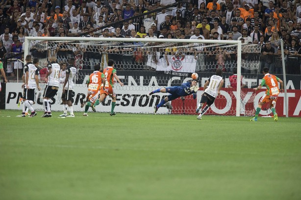 Contra o Cobresal-CHI, em 2016, time reserva, já classificado e mais de 41 mil foram à Arena