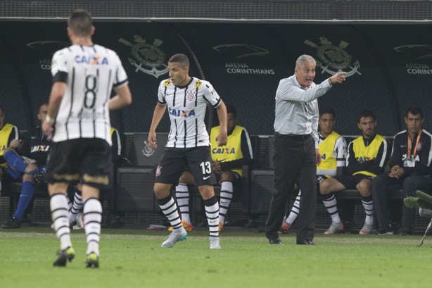 Arana fez primeiro jogo oficial contra o Sport, errou e deu a volta por cima