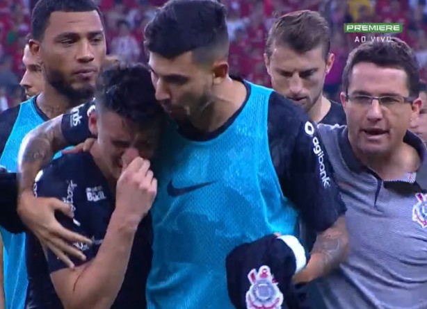 Mantuan chorou bastante após o término do jogo
