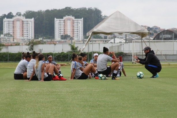 Treinador elogiou o grupo de corinthianas que trabalha desde o início do ano
