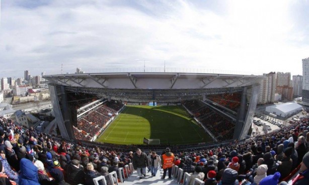 Vista das arquibancadas móveis do estádio de Ecaterimburgo