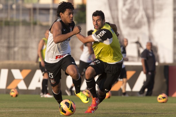 Maldonado com Romarinho durante treino em 2013; passagem meteórica