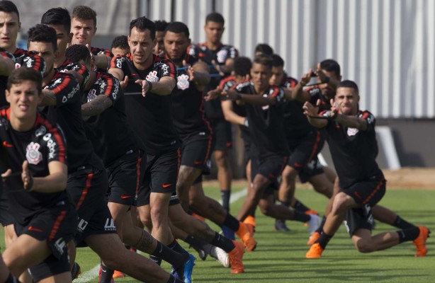 Com Jonathas, elenco do Corinthians chegaria a 37 jogadores
