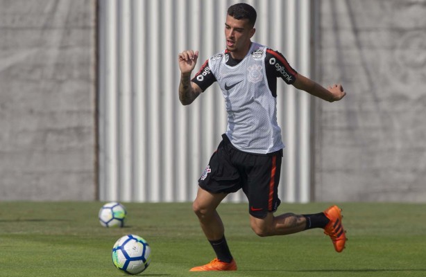 Jogadores treinaram pela manhã por conta do jogo da Seleção Brasileira, pela Copa do Mundo