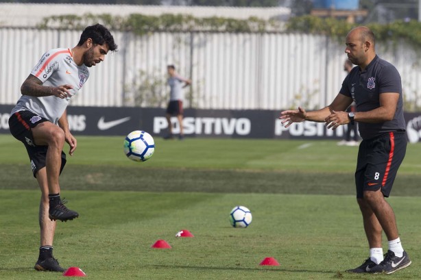 Vilson se recuperando de lesão no CT Joaquim Grava