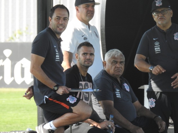 Zagueiro campeo da Liberta pelo Timo fez visita a amigos no CT