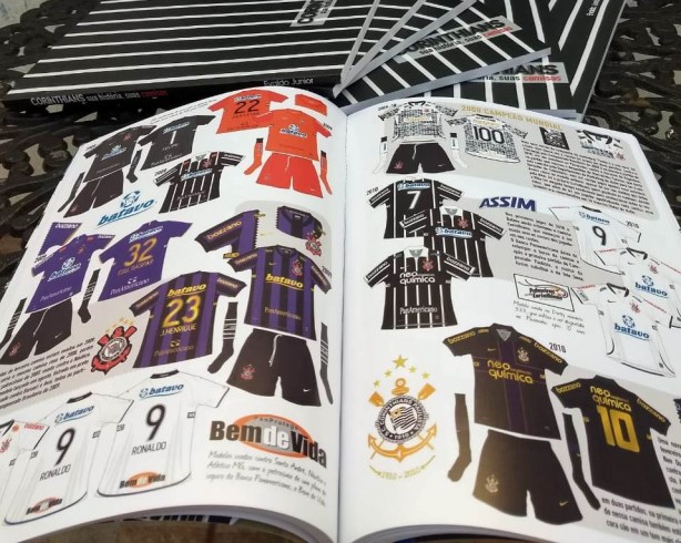 Corinthians – Sua história, suas camisas é comercializado por R$ 59,99