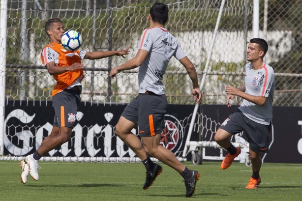 Treinamento de sábado para enfrentar o Cruzeiro num amistoso durante a parada da Copa do Mundo