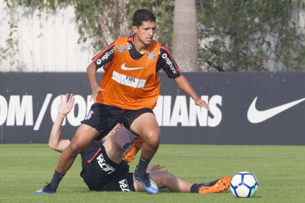 Mateus no treino desta segunda