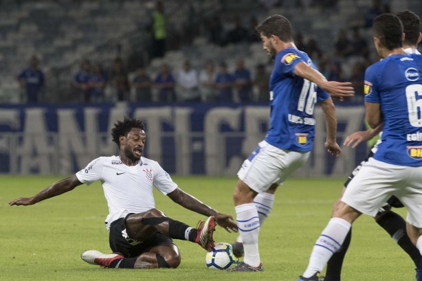 Renê Júnior voltou a jogar em partida amistosa contra o Cruzeiro, no Mineirão
