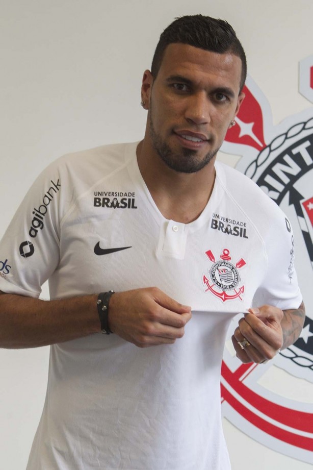 Jonathas Jesus se apresenta de forma oficial no Corinthians