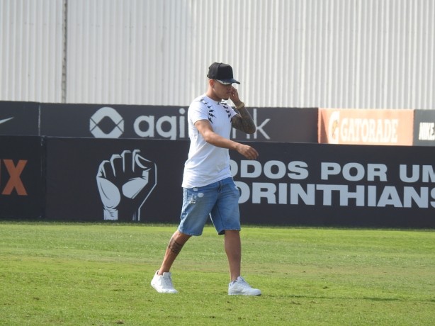 Sidcley foi a campo para se despedir dos companheiros de Corinthians