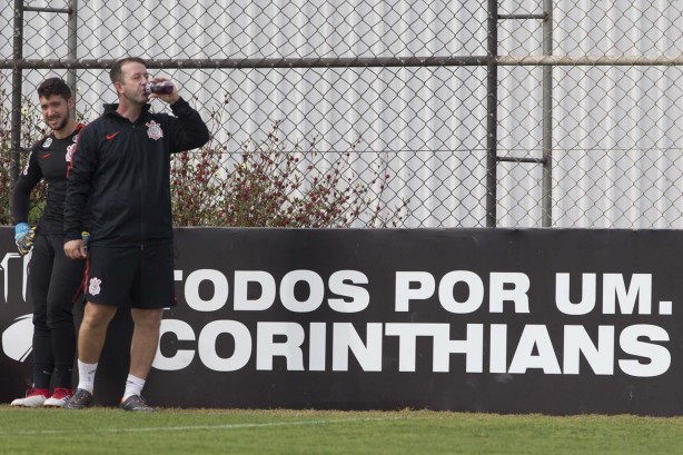 Corinthians e Grêmio se encontram na manhã deste domingo, em Itaquera