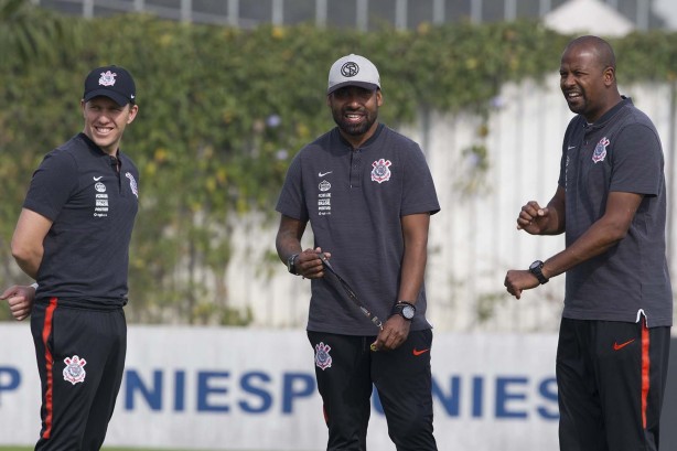 Corinthians e Grêmio se encontram na manhã deste domingo, em Itaquera