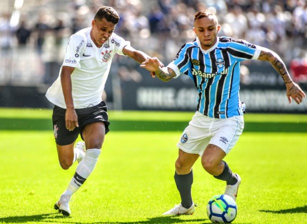 Pedrinho atuando contra o Grêmio, na Arena Corinthians, em partida amistosa