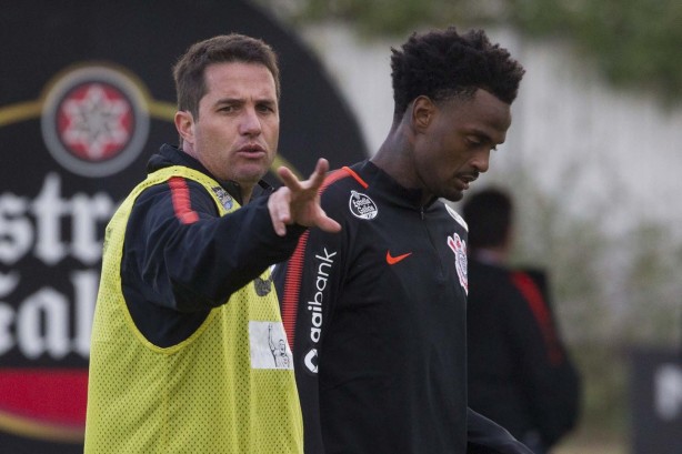 Osmar Loss e Renê Júnior durante o treino preparatório para o amistoso contra o Cruzeiro