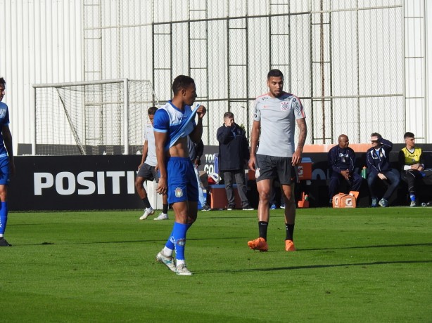 O recém-chegado atacante Jonathas participou do jogo-treino contra o São Caetano, no CT