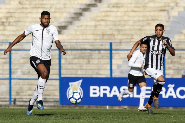 Nathan durante jogo contra o Atlético-MG pelo Brasileirão sub-20