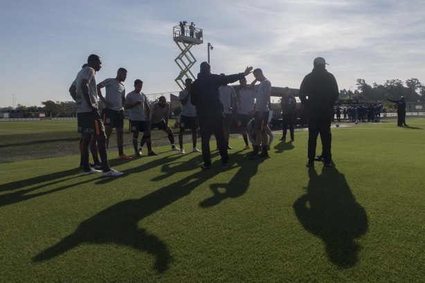 No CT Joaquim Grava, Corinthians recebeu o São Caetano para jogo-treino nesta quinta