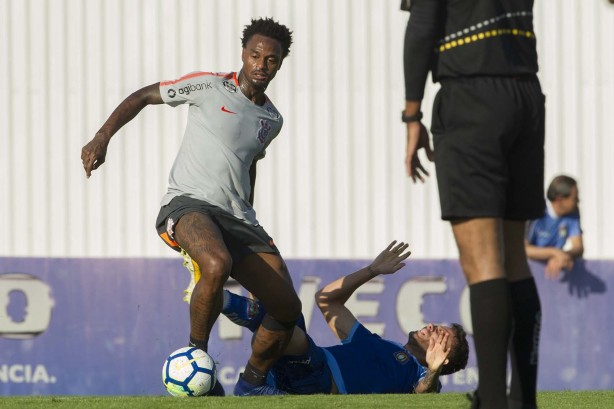 Renê Júnior no jogo-treino contra o São Caetano