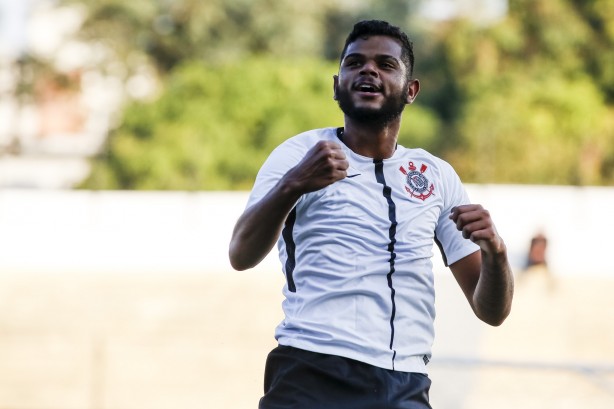 Nathan foi o autor do gol do Corinthians contra o Atlético-MG, pelo Brasileirão sub-20