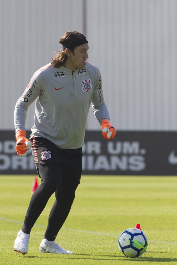 Cássio no treino deste sábado no CT Joaquim Grava