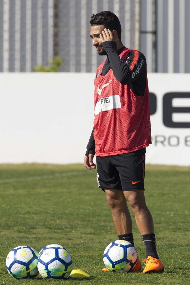 Clayson no treinamento deste sábado no CT Joaquim Grava