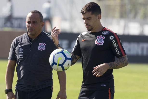 Fagner voltou da Seleção e já está treinando com o grupo para enfrentar o Botafogo, na quarta-feira