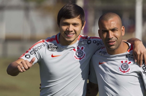 Romero e Sheik no treinamento desta segunda-feira no CT