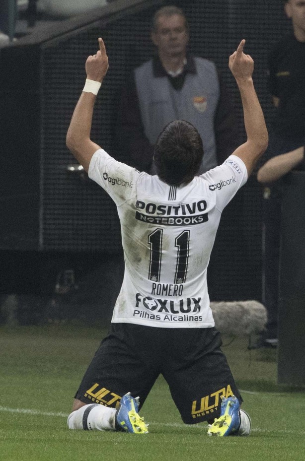 Angel Romero comemora o seu gol contra o Botafogo, na Arena Corinthians, pelo Brasileirão