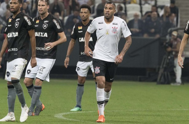 Jonathas causou boa impressão durante sua estreia contra o Botafogo, pelo Brasileirão