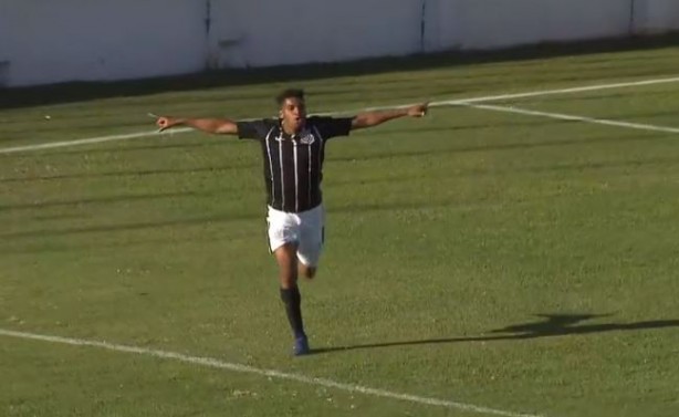 Arthur Bessa foi autor do segundo gol do Corinthians neste sbado