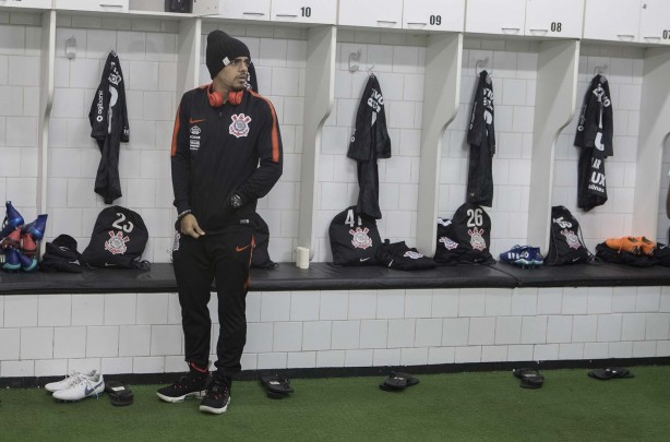 Lateral Fagner no vestiário do Morumbi antes do jogo contra o São Paulo