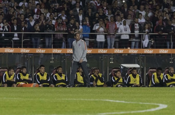 Osmar Loss comandou o Corinthians na derrota para o São Paulo, no Morumbi