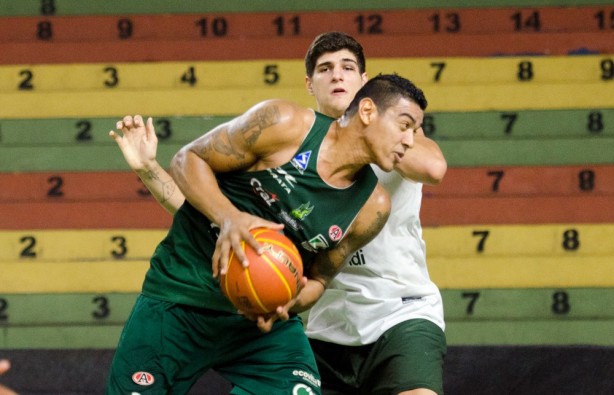 Shilton esteve atuando pelo Bauru Basket no NBB da ltima temporada